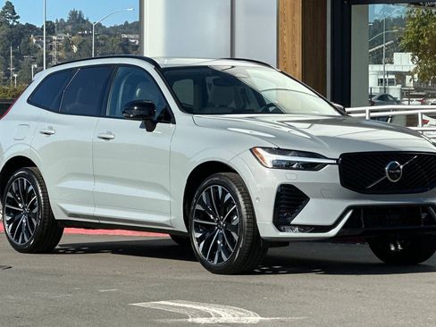New 2026 Volvo XC60 B5 Ultra w/ Protection Package Premier image 9