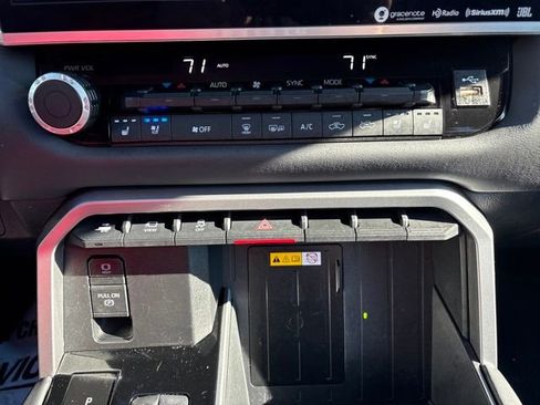 Used 2024 Toyota Tundra Platinum image 22