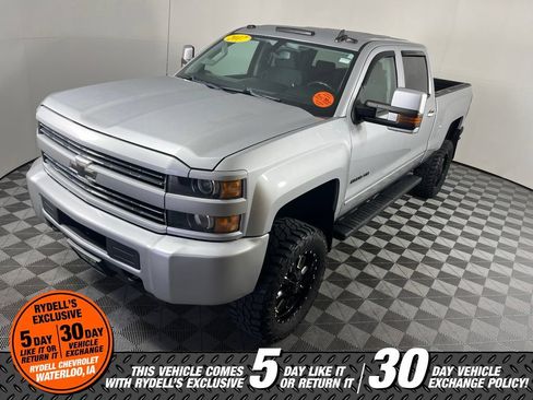 Used 2017 Chevrolet Silverado 2500 LT AWD/4WD image 13