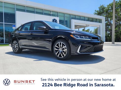 New 2025 Volkswagen Jetta SE image 1