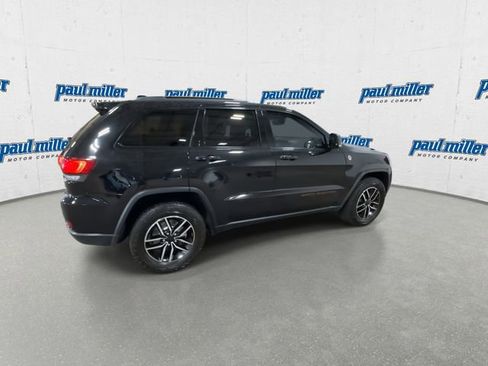 Used 2021 Jeep Grand Cherokee Trailhawk AWD/4WD image 11