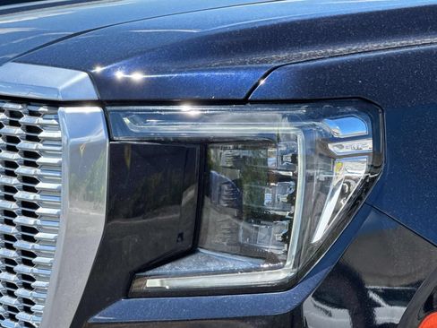 Used 2022 GMC Yukon Denali AWD/4WD image 7