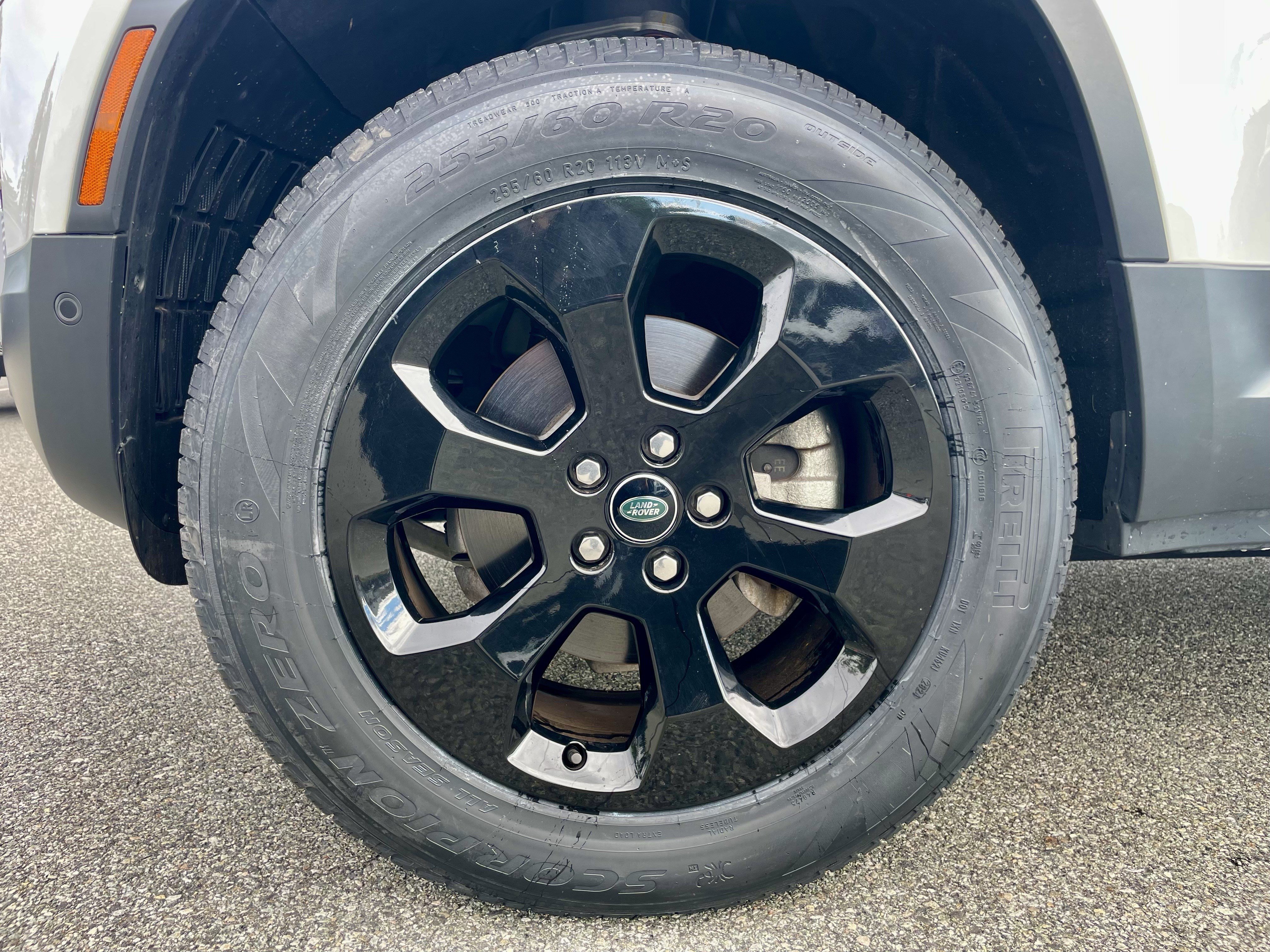 Used 2023 Land Rover Defender 110 S AWD/4WD image 9