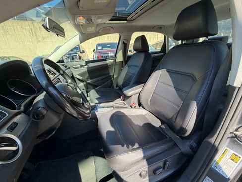 Used 2019 Volkswagen Passat 2.0T Wolfsburg FWD image 7