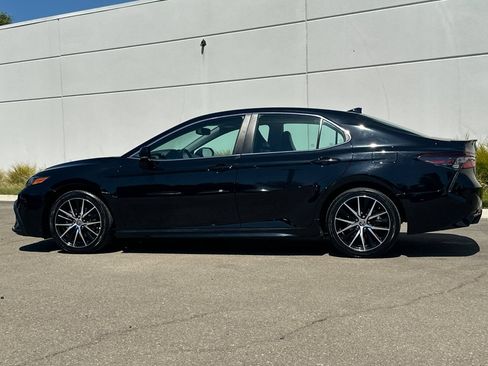 Used 2023 Toyota Camry SE w/ Audio Upgrade Package FWD image 8