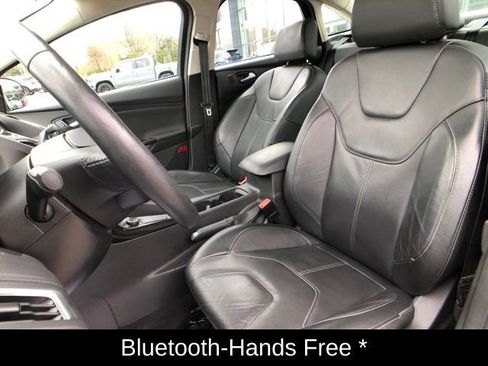Used 2017 Ford Focus Titanium FWD image 12