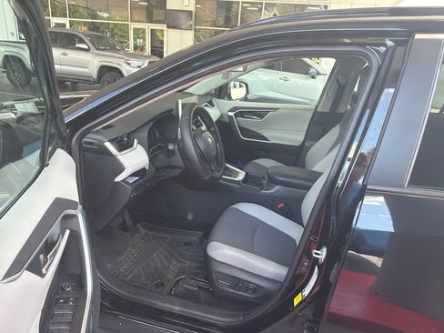 Used 2024 Toyota RAV4 XLE w/ Convenience Package FWD image 3