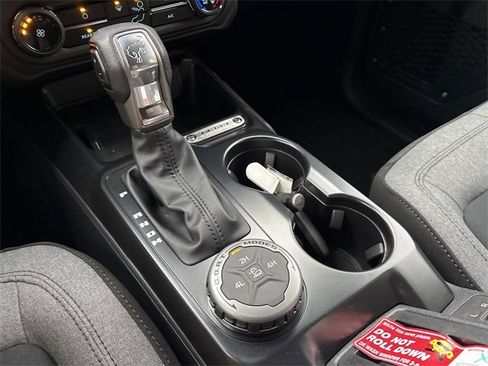 New 2025 Ford Bronco 4-Door image 28