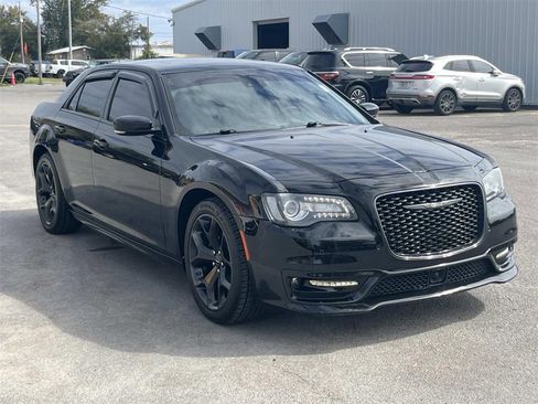 Used 2022 Chrysler 300 Touring L w/ Popular Equipment Group image 6