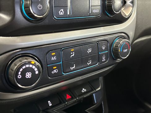 Used 2021 Chevrolet Colorado LT w/ LT Convenience Package RWD image 18