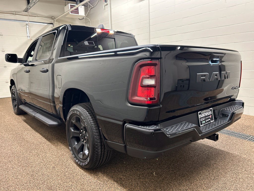 New 2026 RAM 1500 Express AWD/4WD image 4