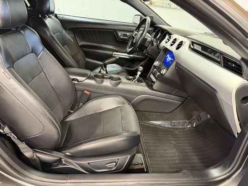 Used 2017 Ford Mustang GT Premium w/ Equipment Group 401A RWD image 21
