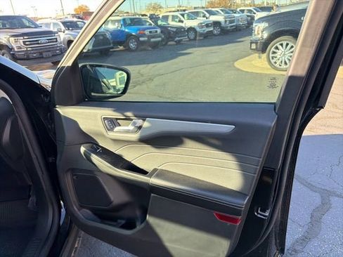 Used 2024 Ford Escape SE w/ PHEV Premium Package image 46