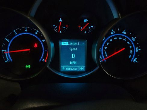 Used 2014 Chevrolet Cruze LS image 23