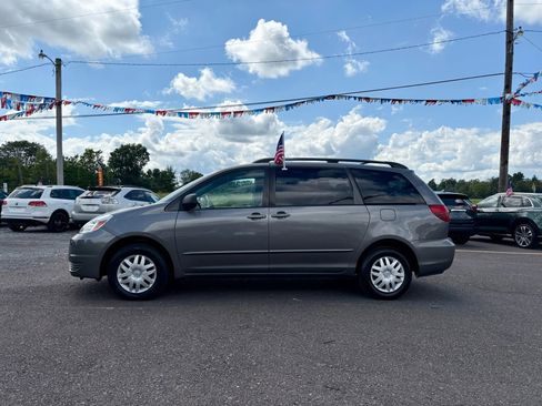 Used 2005 Toyota Sienna LE image 2