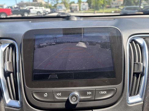 Used 2021 Chevrolet Malibu LT FWD image 26