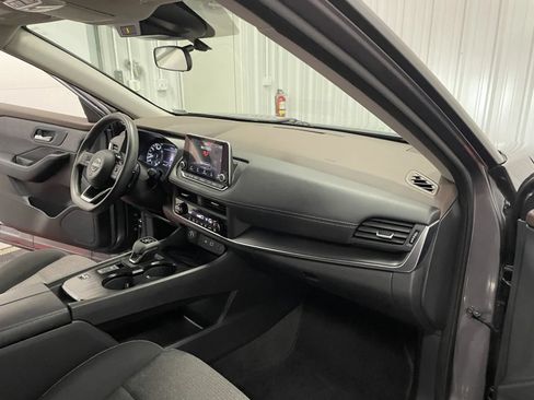 Used 2023 Nissan Rogue SV FWD image 44