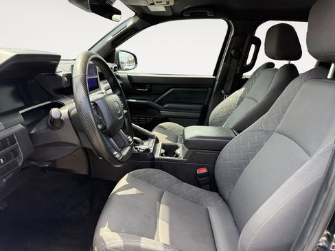 Used 2024 Toyota Tacoma SR5 AWD/4WD image 9