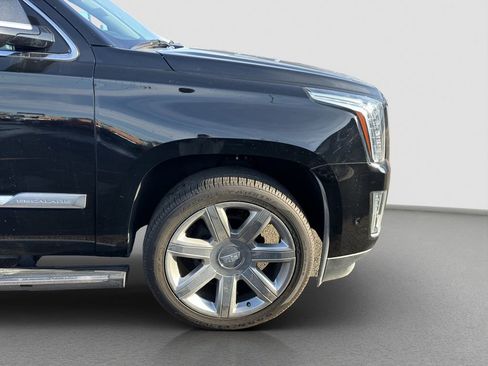Used 2020 Cadillac Escalade Premium Luxury AWD/4WD image 25