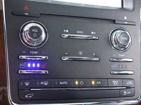 Used 2016 Lincoln Navigator Select RWD image 23