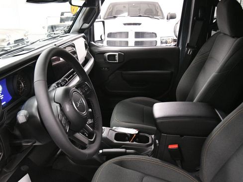 Used 2026 Jeep Wrangler Unlimited Sport AWD/4WD image 19