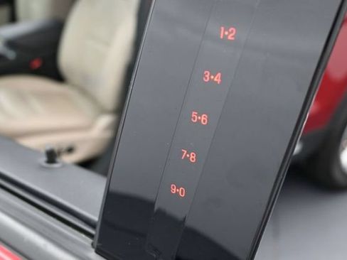 Used 2018 Ford Explorer XLT w/ Equipment Group 202A FWD image 10