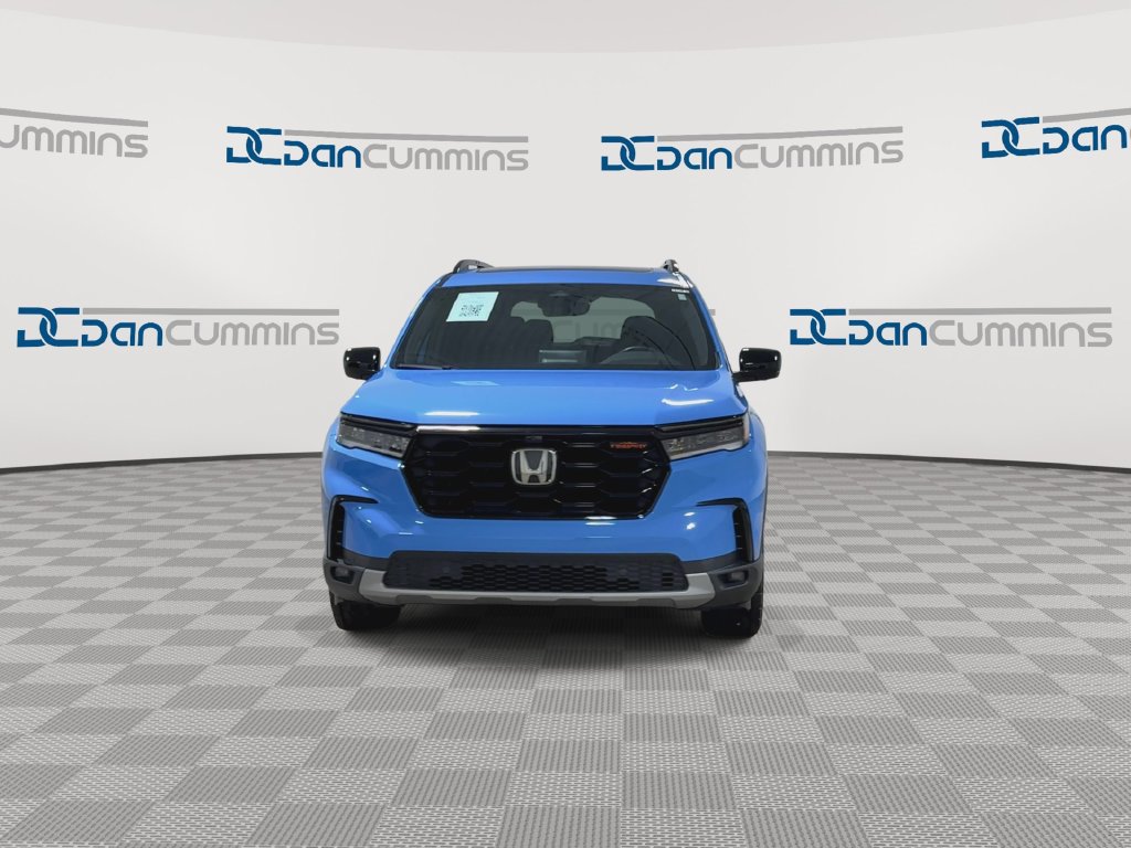 Used 2024 Honda Pilot TrailSport image 3
