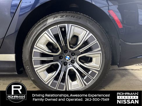 Used 2023 BMW i7 xDrive60 image 5