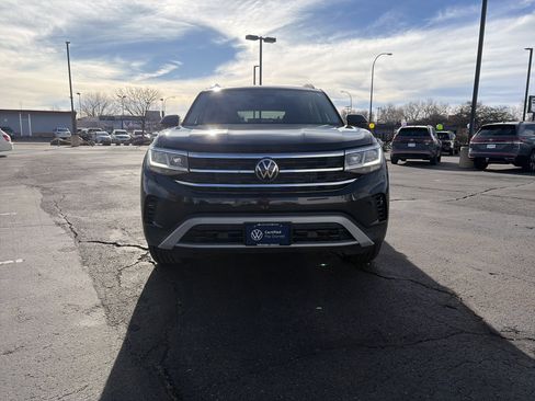 Used 2023 Volkswagen Atlas SE w/ Panoramic Sunroof Package image 2