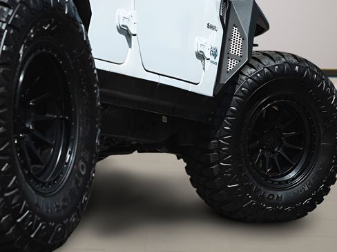 Used 2024 Jeep Wrangler Unlimited Sahara AWD/4WD image 12