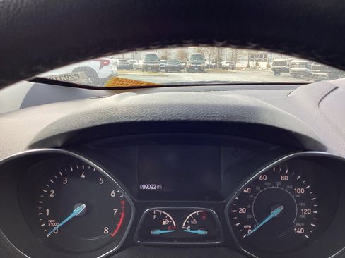 Used 2019 Ford Escape Titanium image 7