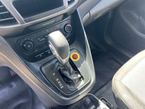 Used 2022 Ford Transit Connect XL FWD image 18