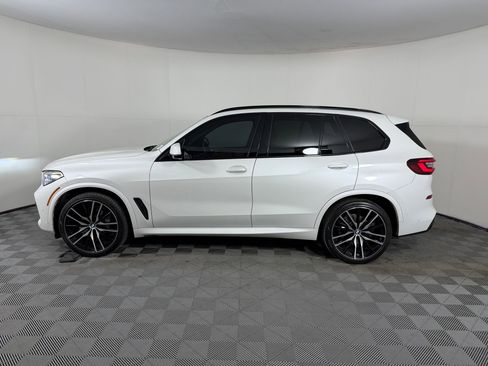 Used 2022 BMW X5 xDrive40i w/ M Sport Package image 2