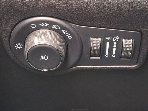 Used 2022 Jeep Compass Latitude image 23