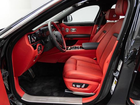 Used 2025 Rolls-Royce Ghost image 37