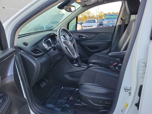 Used 2022 Buick Encore Preferred w/ Safety Package image 15