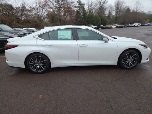 New 2025 Lexus ES 350 w/ Premium Package image 2