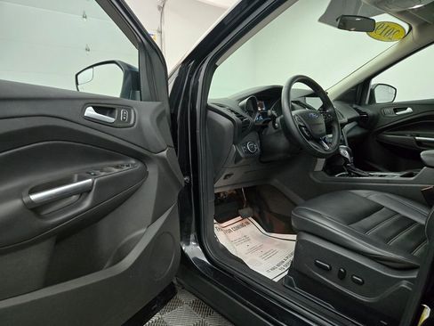 Used 2019 Ford Escape SEL image 17