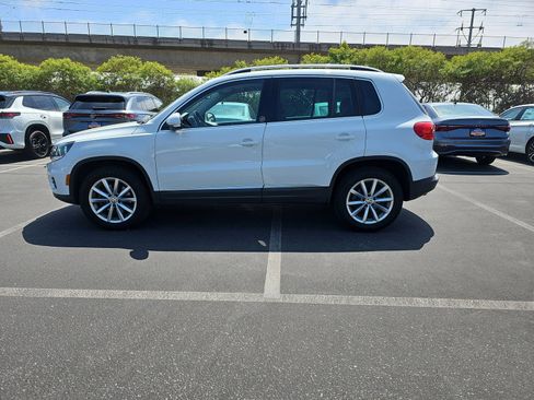 Used 2017 Volkswagen Tiguan Wolfsburg Edition FWD image 8