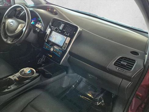 Used 2015 Nissan Leaf SL w/ Premium Package FWD image 21