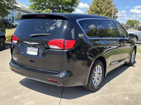 Used 2024 Chrysler Voyager LX FWD image 3