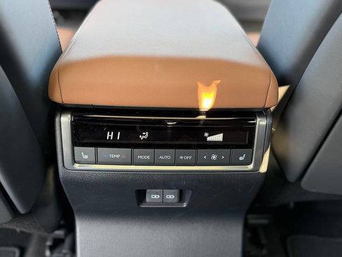 Used 2025 Lexus GX 550 image 96