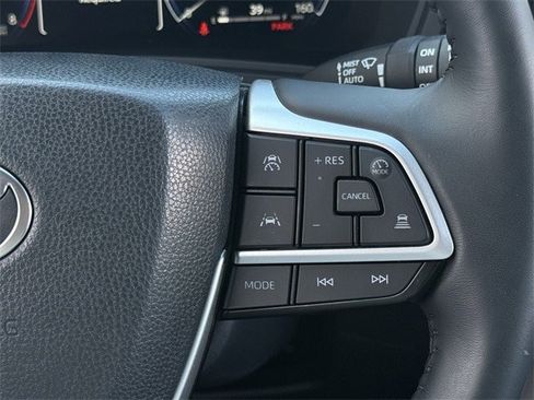 Used 2025 Toyota Grand Highlander AWD image 15