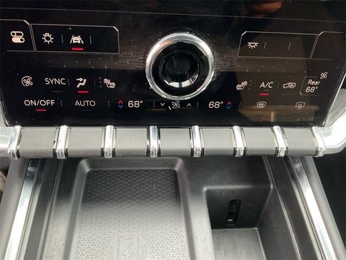 Used 2025 GMC Acadia Elevation image 21