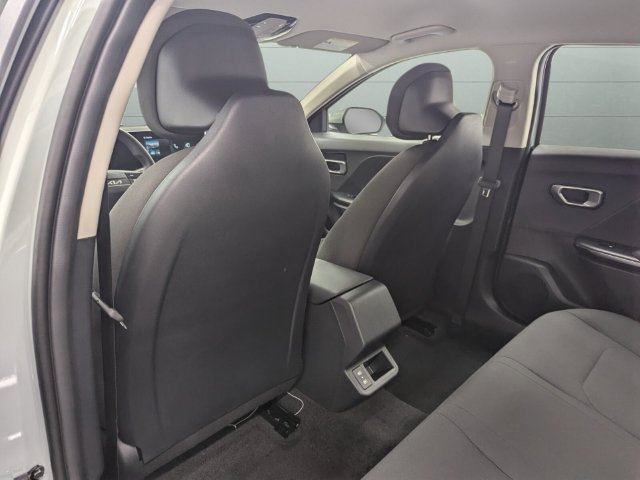 Used 2026 Kia K4 FWD image 16