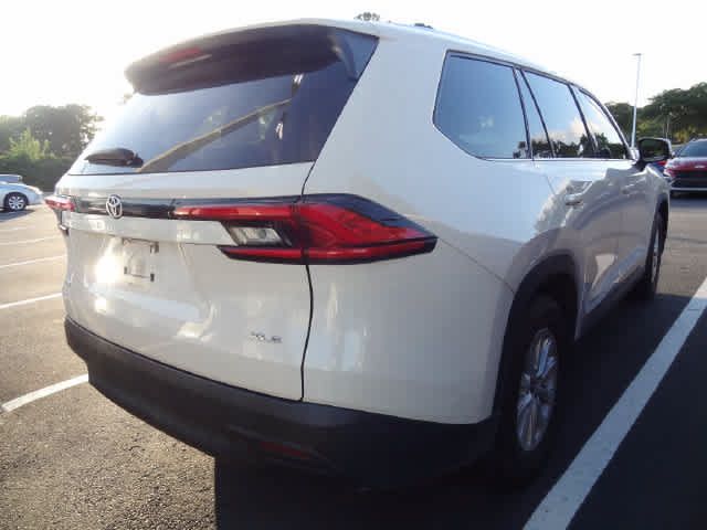 Used 2024 Toyota Grand Highlander AWD image 4