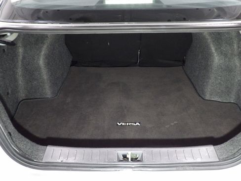 Used 2021 Nissan Versa SV FWD image 8
