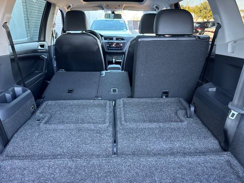 Used 2021 Volkswagen Tiguan SE image 16