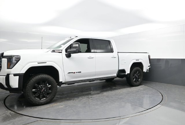 Used 2026 GMC Sierra 2500 AT4 w/ AT4 Preferred Package AWD/4WD image 9