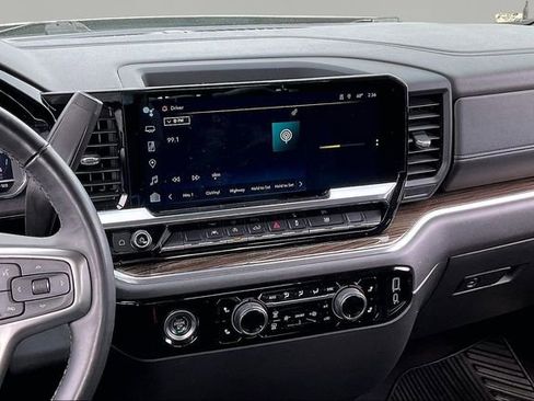 Used 2023 Chevrolet Silverado 1500 LT image 9